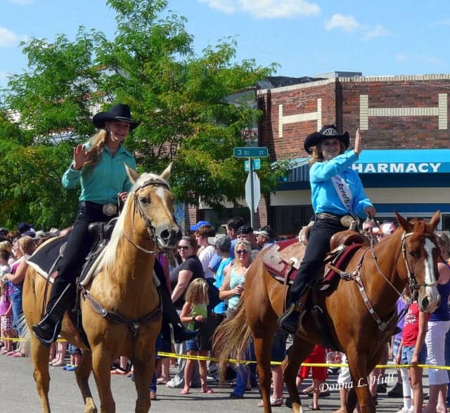 rodeo-queens-stevensville-montana creamery-picnic-parade-rodeo-queens