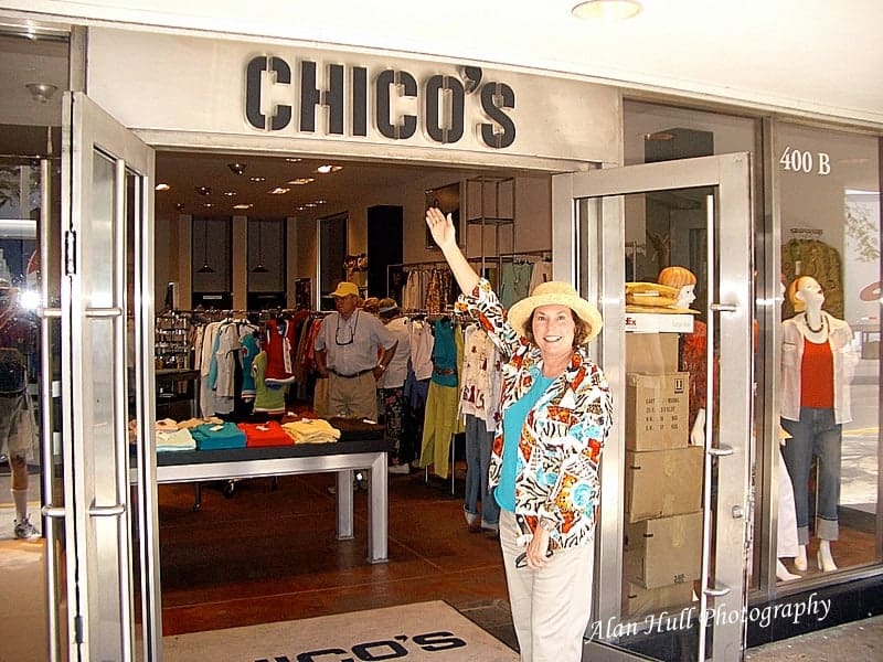 Baby Boomer Women Pack Chico s clothes for wrinkle free traveling