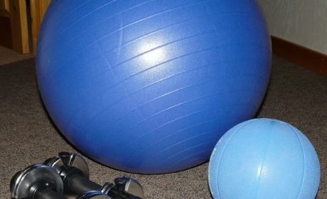 weights-balls-boomer-fitness
