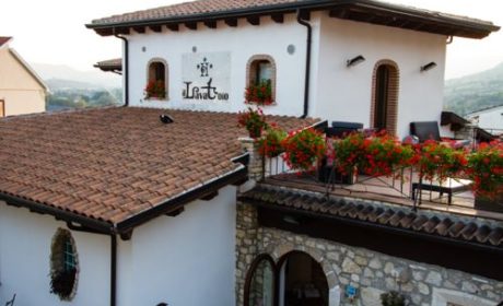 Il Lavatoio offers charming lodging in Castel di Sangro.