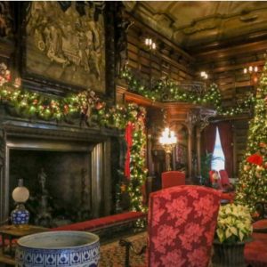 room with christmas decorations