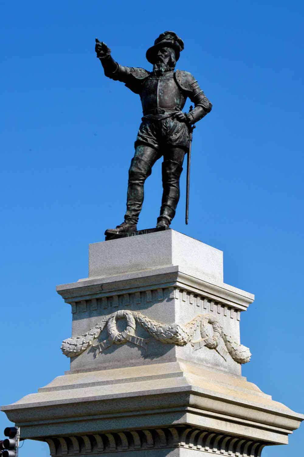 Statue of a Spanish explorer